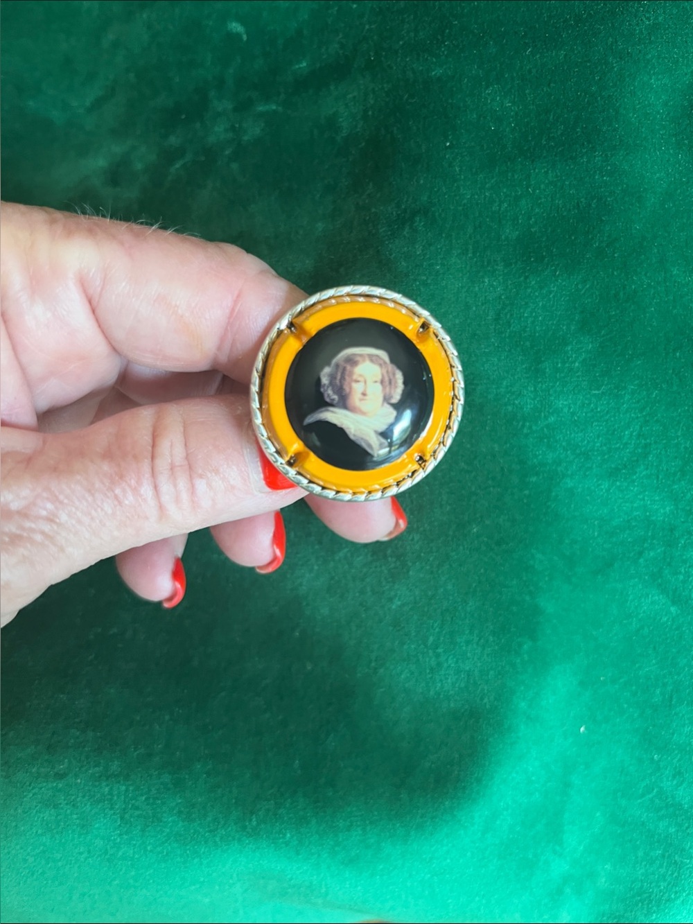 Veuve Clicquot Widow Portrait adjustable Ring in Yellow and Black